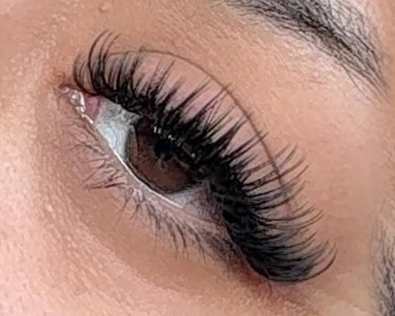 Fluffy wispy set, close-up
